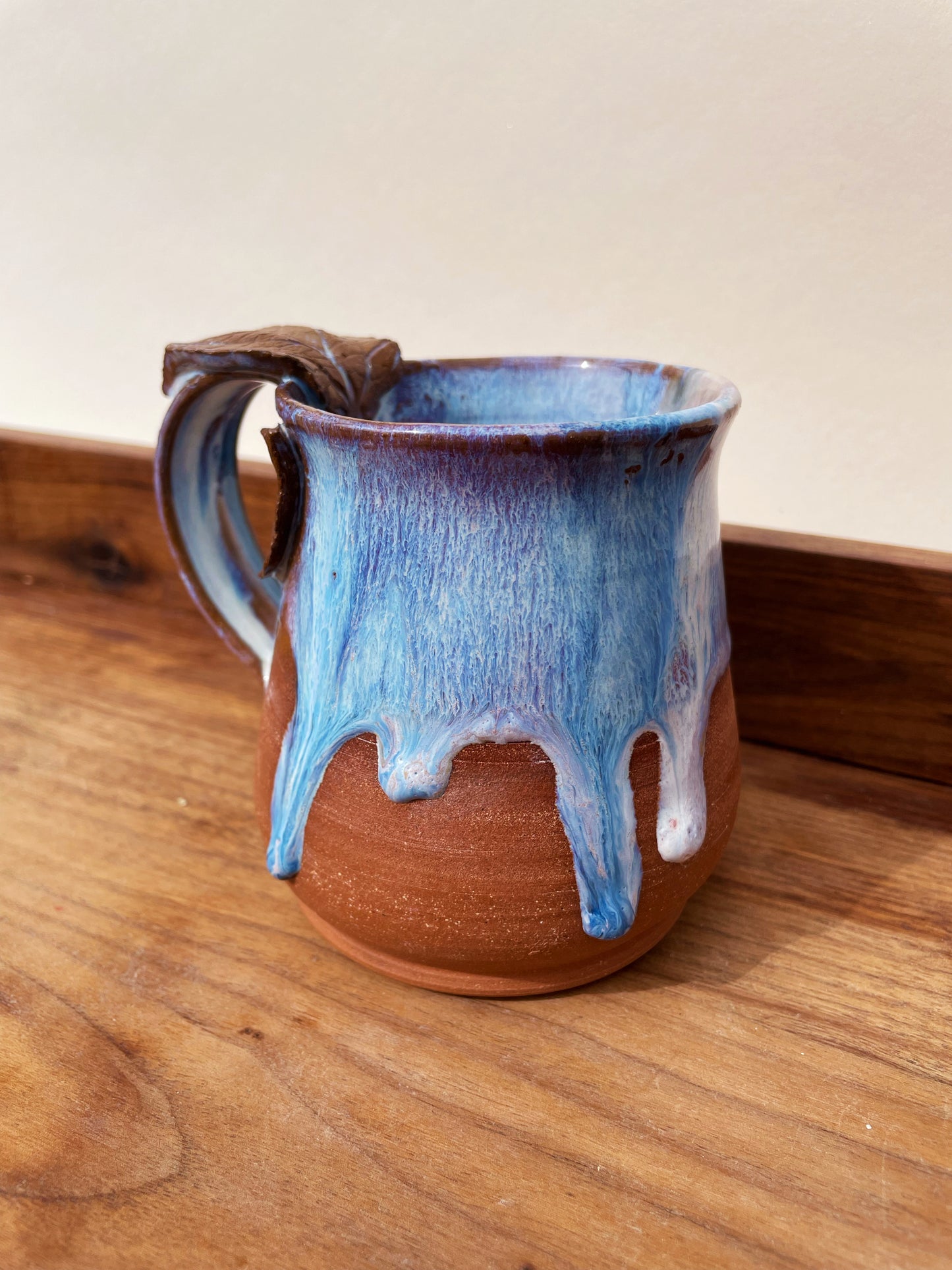 Glowing Leaf Mug: Ocean Air