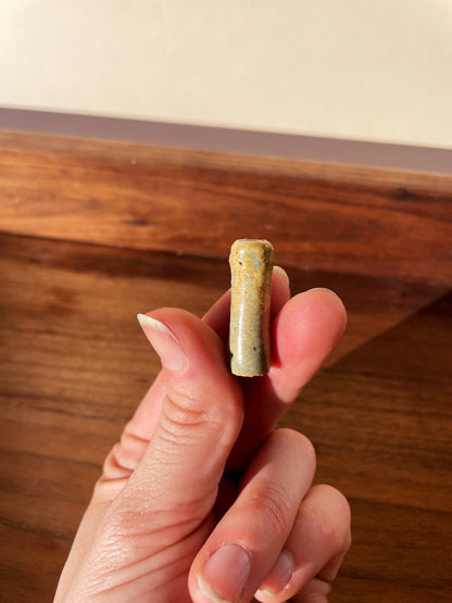 Teary-Eyed Joint Holder