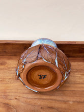 Load image into Gallery viewer, Glowing Leaf Mug: Crown
